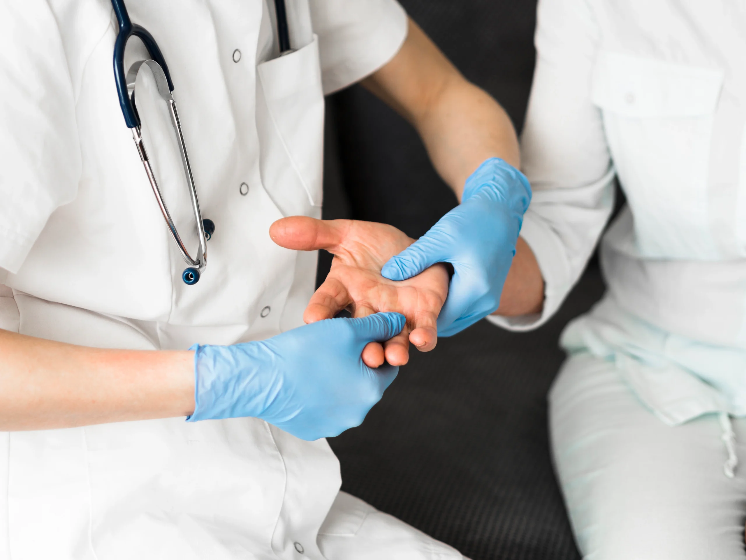 Clinique dr nadjette bouazza service rhumatologie traitement inflammation chronique douleurs articulations